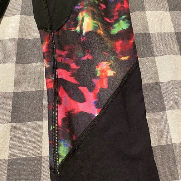 Fabletics Salar Powerhold Mesh Panel Capri Leggings Women's Size Small Black - Picture 5 of 10